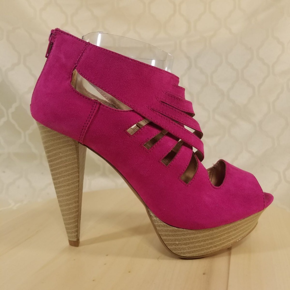 Like New high heel